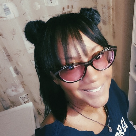 Meet your Posher, Michele - Picture 3 of 3